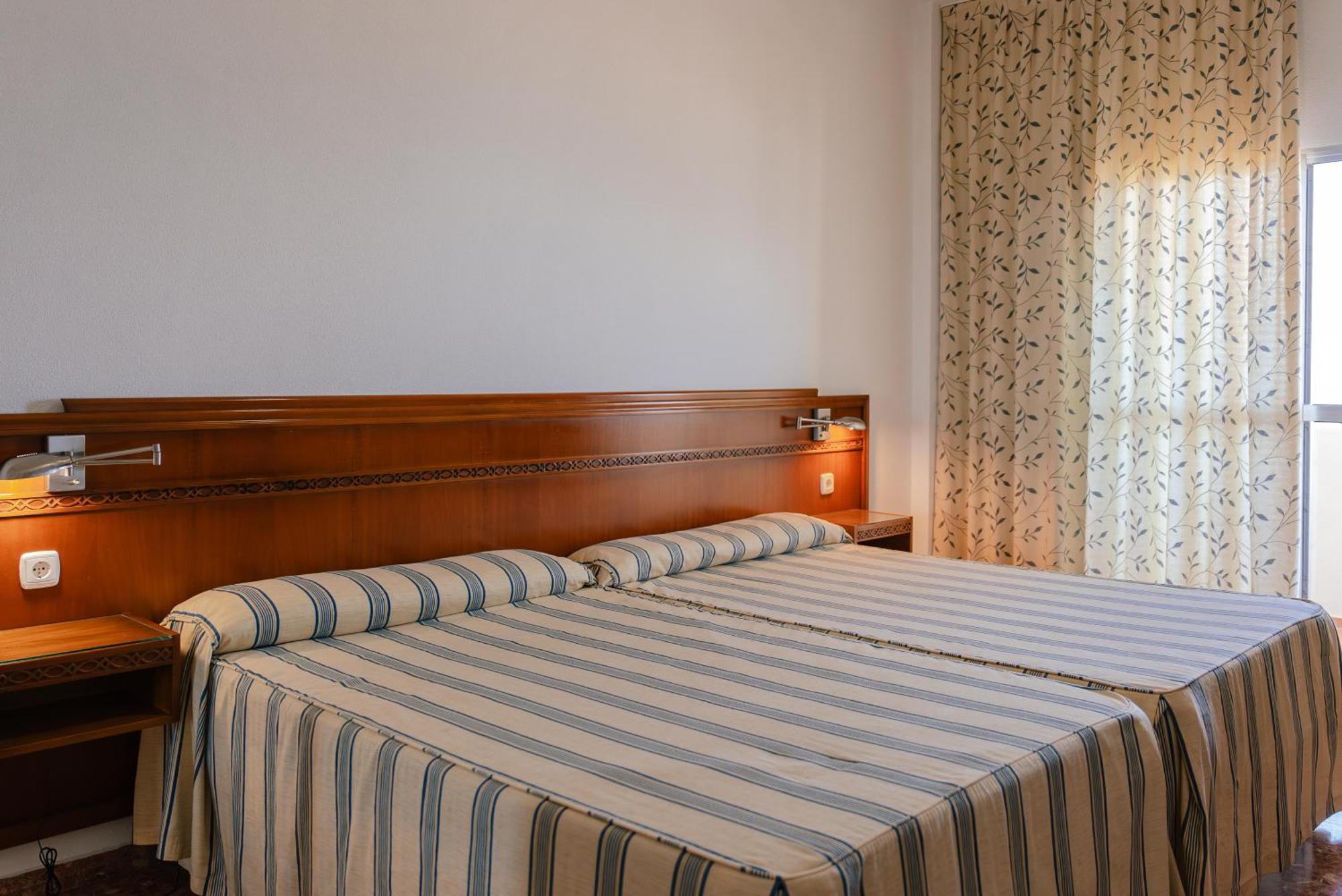 Port Europa Hotel Calpe Bagian luar foto