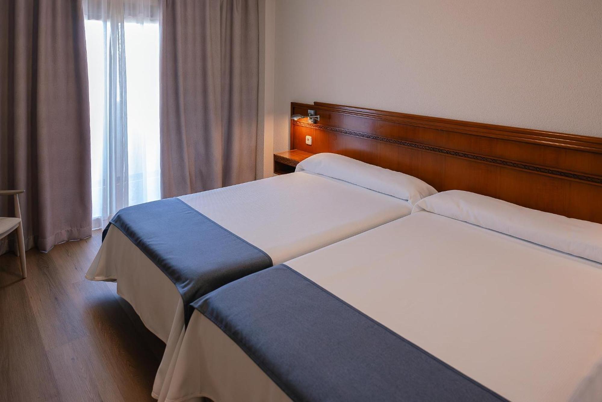 Port Europa Hotel Calpe Bagian luar foto